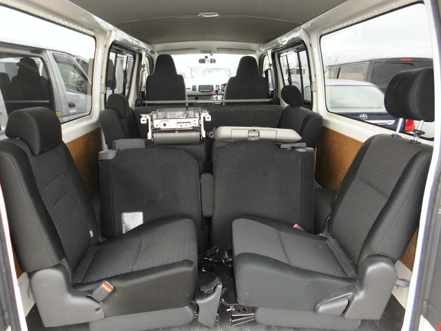 HIACE VAN DX GL PACKAGE7