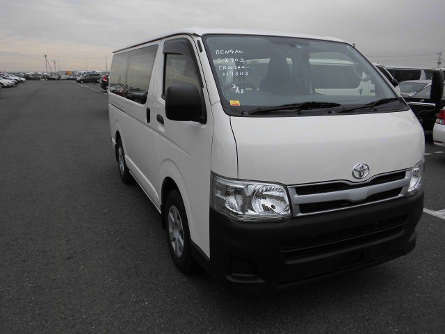 HIACE VAN DX1