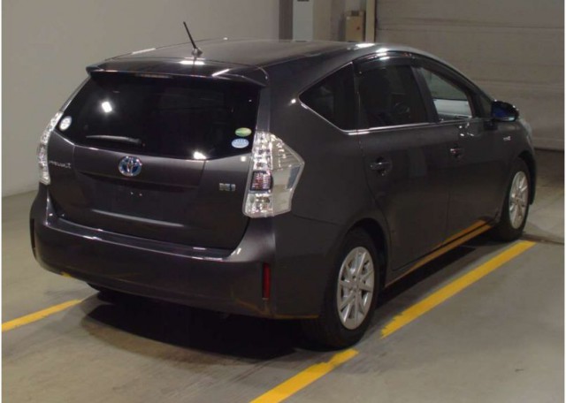 PRIUS ALPHA G4