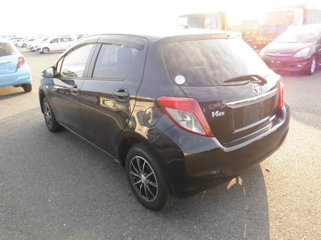 VITZ F4