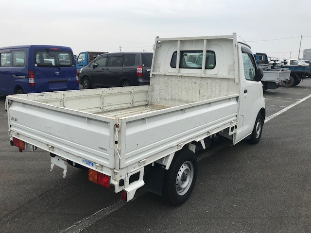 LITEACE TRUCK DX4