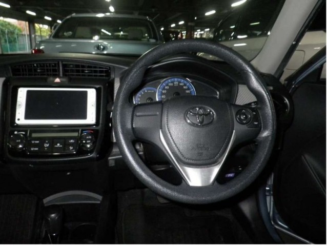 COROLLA AXIO HYBRID 4