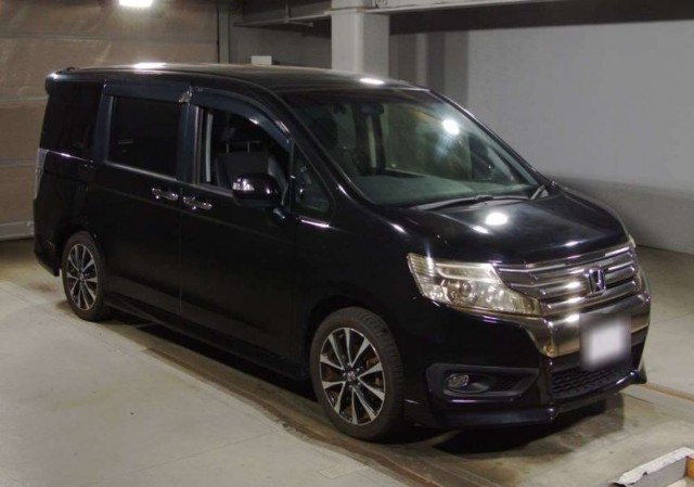STEP WAGON SUPADA Z INTERNAVI SELECTION1