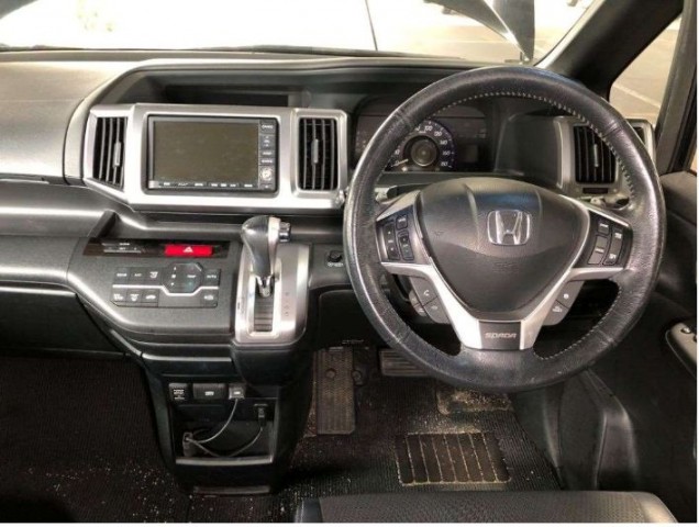 STEP WAGON SUPADA Z INTERNAVI SELECTION5