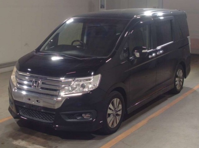 STEP WAGON SUPADA Z INTERNAVI SELECTION2