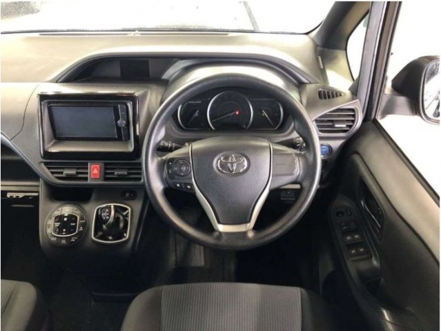 VOXY  HYBRID X6