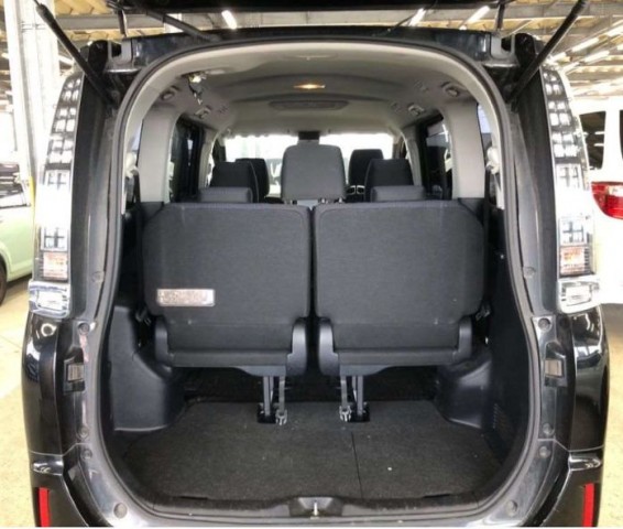 VOXY  HYBRID X8