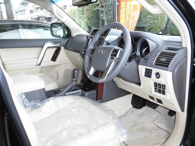 LAND CRUISER PRADO TX L PACKAGE4