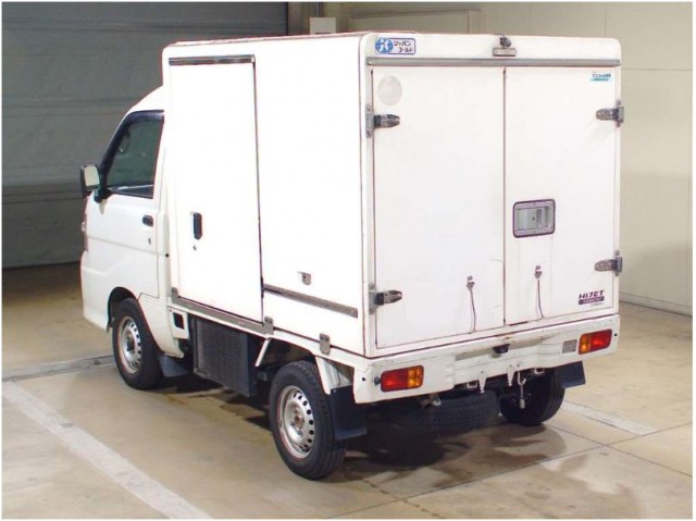 HIJET MEDIUM TEMPERATURE REFRIGERATOR CAR2